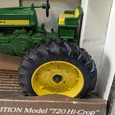 Ertl Blueprint Replica 720 Hi-Crop and 4010 Tractor