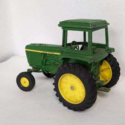 Ertl John Deere 4450, 4520 and Sound-Gard Tractors
