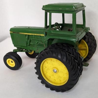 Ertl John Deere 4450, 4520 and Sound-Gard Tractors