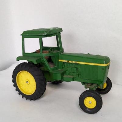 Ertl John Deere 4450, 4520 and Sound-Gard Tractors