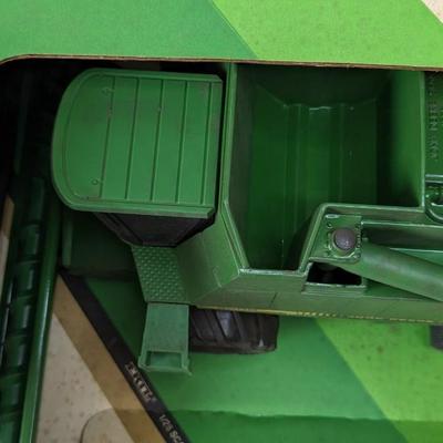 Ertl 9600 John Deere Combine In Box- Stk # 546