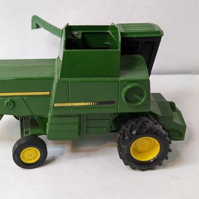Ertl Diecast John Deere Agriculture Toys