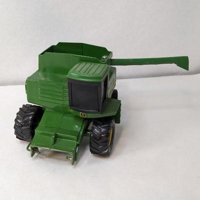 Ertl Diecast John Deere Agriculture Toys