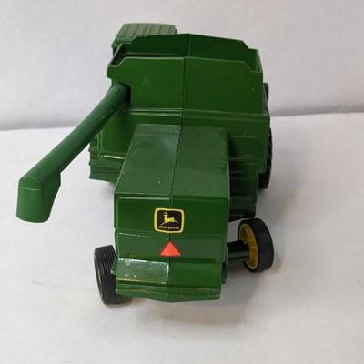 Ertl Diecast John Deere Agriculture Toys