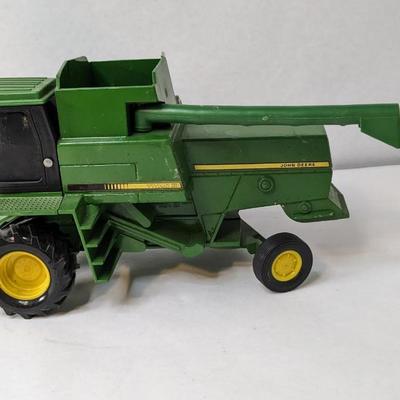 Ertl Diecast John Deere Agriculture Toys