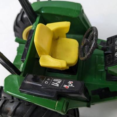 Ertl Diecast John Deere Agriculture Toys