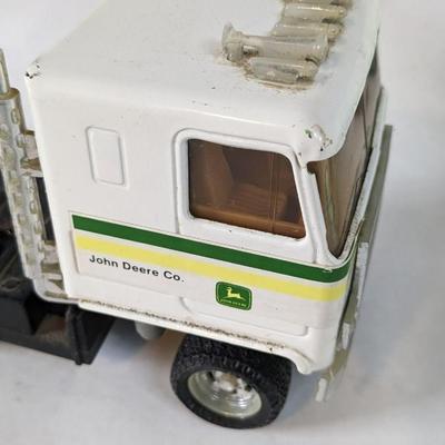 Ertl Semi Hauler Stock #3622 with Buckboard Wagons