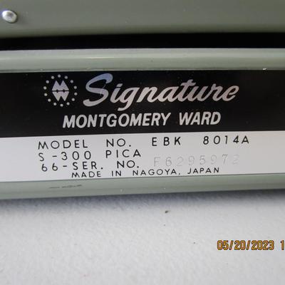 #36 Vintage typewriter