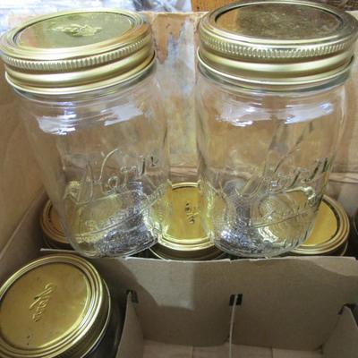 #38 Vintage pint canning jars regular mouth 1 dozen