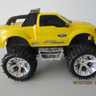 #40 Tyco Ford 4X4 truck, mostly plastic