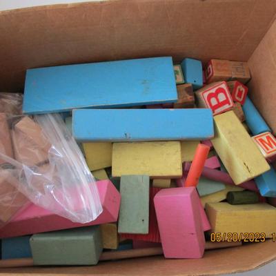 #44 Large lot of wooden blocks