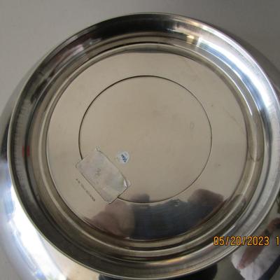 #47 Large stainless steel mixing bowl and serving bowl 