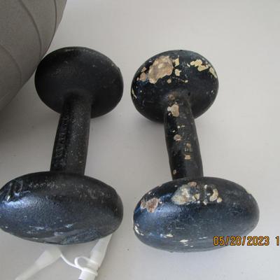 #52 Exercise ball with pump, pair of 10 lb weights, vintage 1970's resistance exercise trainer