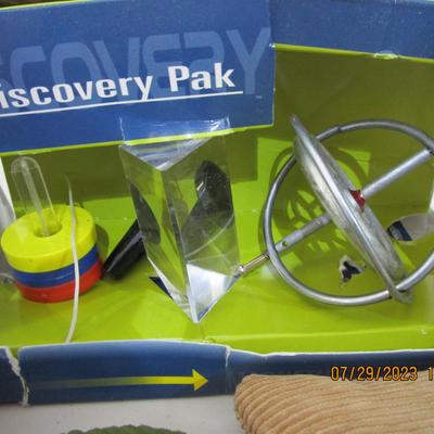 #68 Viewmaster, Discovery pack, bean bags, noise maker