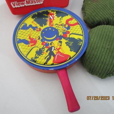 #68 Viewmaster, Discovery pack, bean bags, noise maker