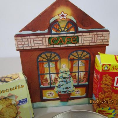 #71 Cafe box w/ pretend food boxes,  pretend food, play baking dishes