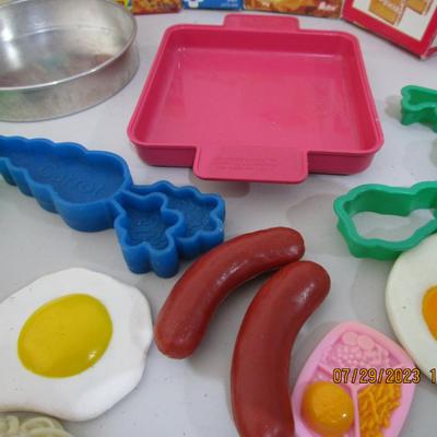 #71 Cafe box w/ pretend food boxes,  pretend food, play baking dishes