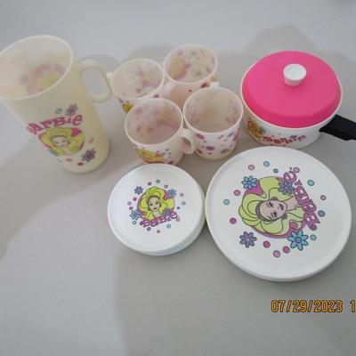 #75 Vintage Barbie pretend dishes