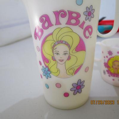 #75 Vintage Barbie pretend dishes