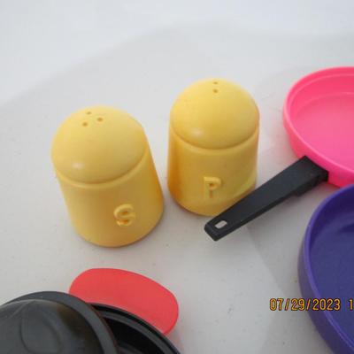 #81 pretend pots, pans, utensils