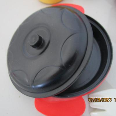 #81 pretend pots, pans, utensils