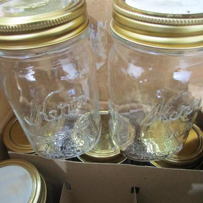 #86 Vintage pint canning jars regular mouth 1 dozen