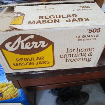#88 Vintage quart canning jars regular mouth 1 dozen