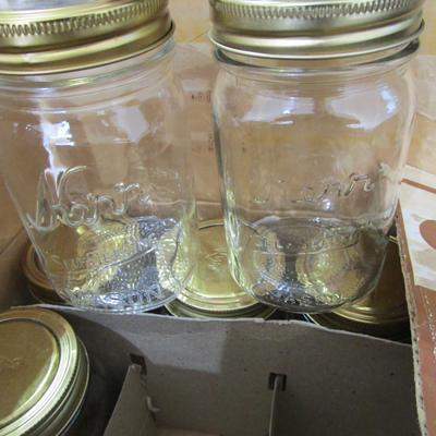 #90 Vintage pint canning jars regular mouth 1 dozen