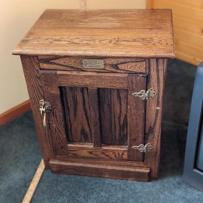 White Clad Ice Box Oak Wood End Table