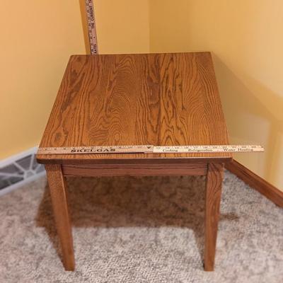Sweet Solid Oak End Table