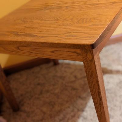 Sweet Solid Oak End Table