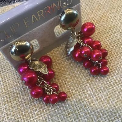 80's-90's Vintage Cranberry Red  Bead Cluster Drop Dangle Clip onEarrings