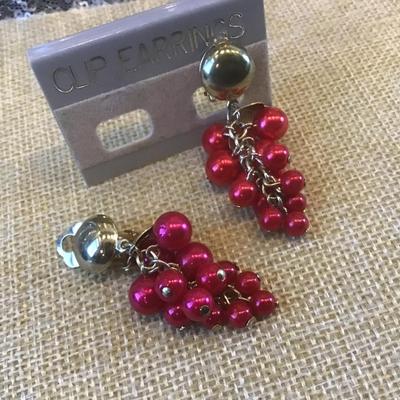 80's-90's Vintage Cranberry Red  Bead Cluster Drop Dangle Clip onEarrings