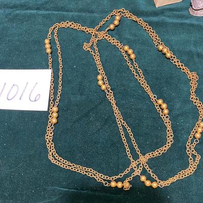 Vintage Gold Tone Mecklaces