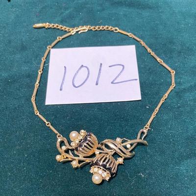 1960s Vintage Coro Choker Necklace