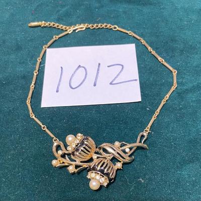 1960s Vintage Coro Choker Necklace