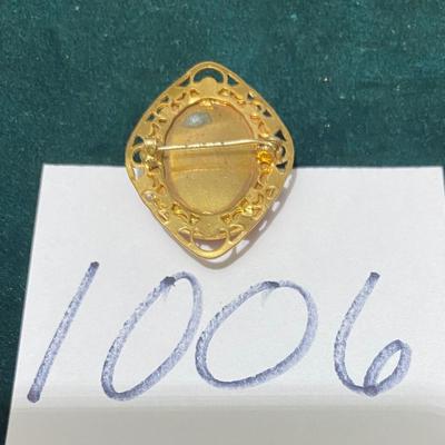 Vintage Cameo Pin