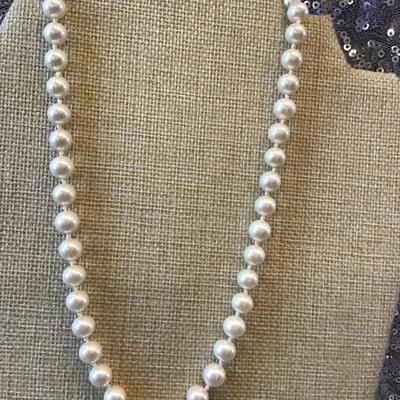 Beautiful Pearl Type Knotted Necklace