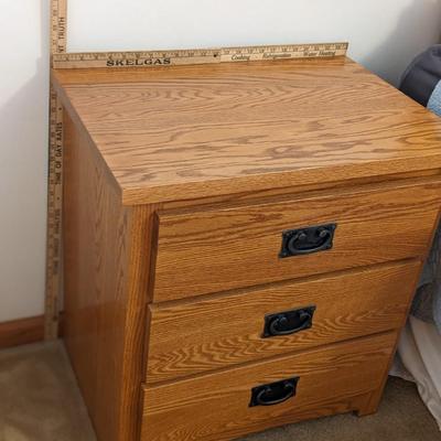 Oak 3 Drawer Night Stand