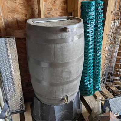 Graphite Polyethylene 50 Gallon Flat Back Rain Barrel