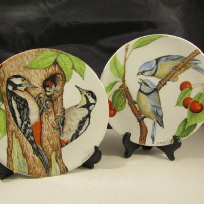 Pair of Goebel Bird Theme Decorative Plates- Approx 7 3/4