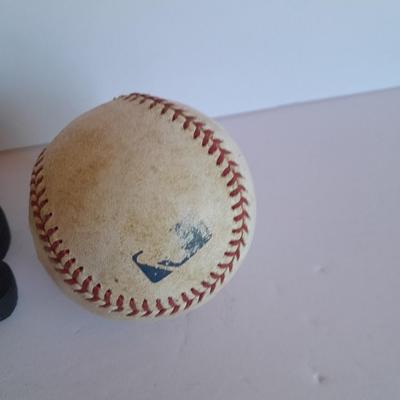 Colorado Rockies #33 Larry Walker Bobble head with game caught baseball