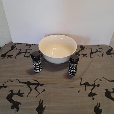 Beautiful, beaded salt & Pepper shakers Boho style with large Vintage White bowl and fun table cloth