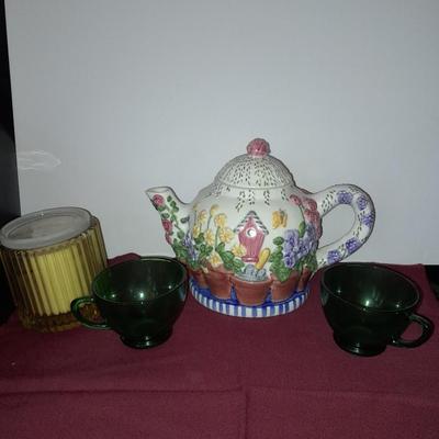 FIB Floral Birdhouses Garden Design Ceramic Tea pot with two green colored mugs, table cloth and yellow candle