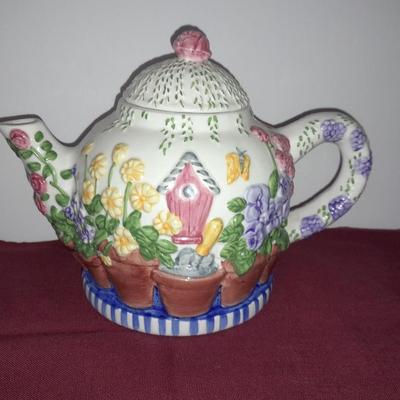 FIB Floral Birdhouses Garden Design Ceramic Tea pot with two green colored mugs, table cloth and yellow candle