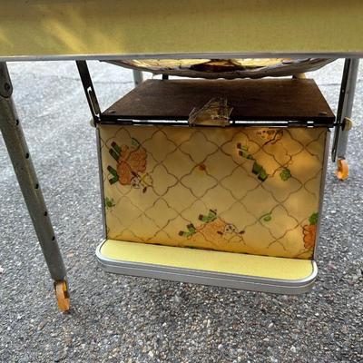 1950â€™s - 1960â€™s Vintage Kids High Chair