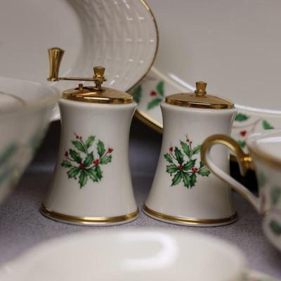 Lenox Holiday Set - (14) Piece Set