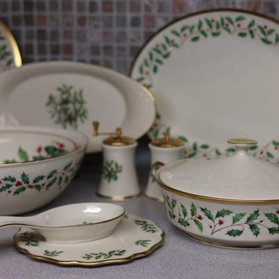 Lenox Holiday Set - (14) Piece Set