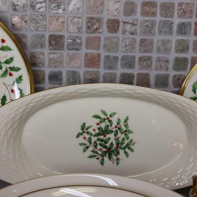 Lenox Holiday Set - (14) Piece Set