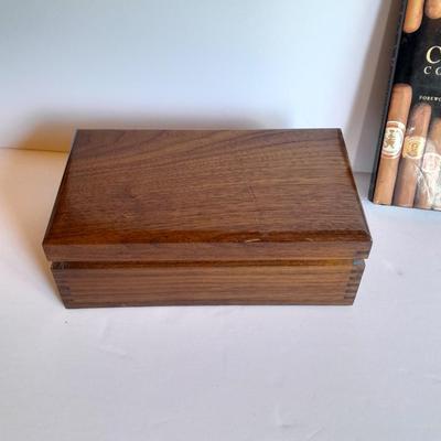 Woodsmen Wooden Cigar Humidor Box with cigar companion book